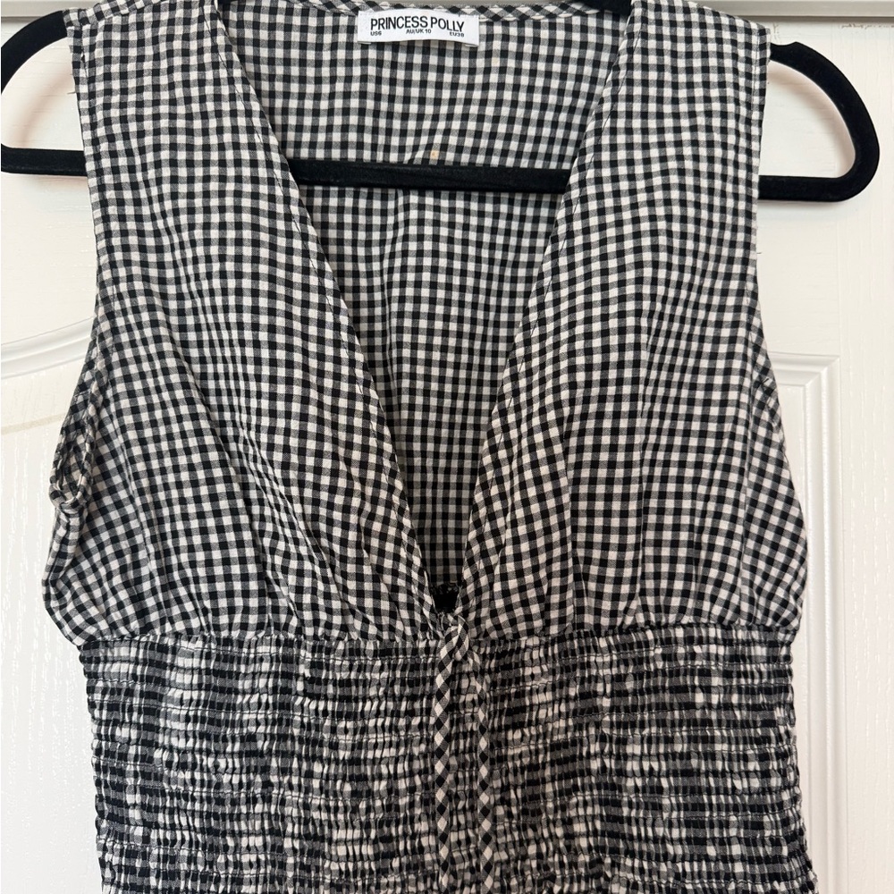 Princess Polly Black & White Gingham V-Neck Sleeveless Top